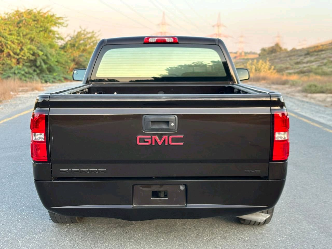GMC Sierra - Image 9