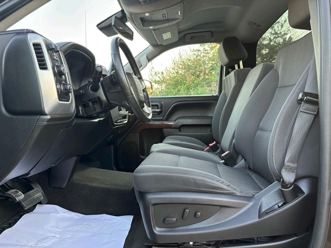 GMC Sierra - Image 10