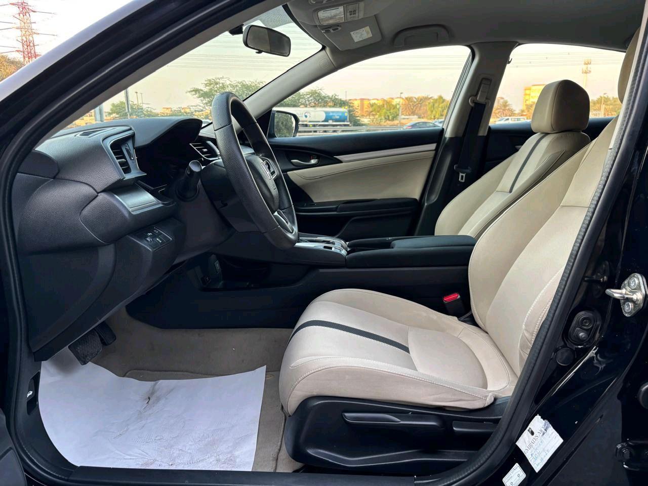 Honda Civic - Image 12