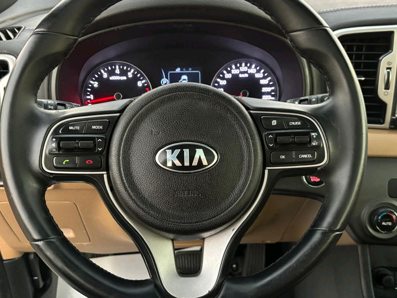 KIA Sportage - Image 17