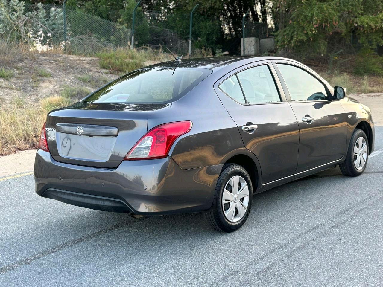 Nissan Sunny - Image 9