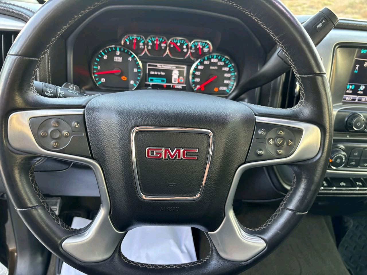 GMC Sierra - Image 13