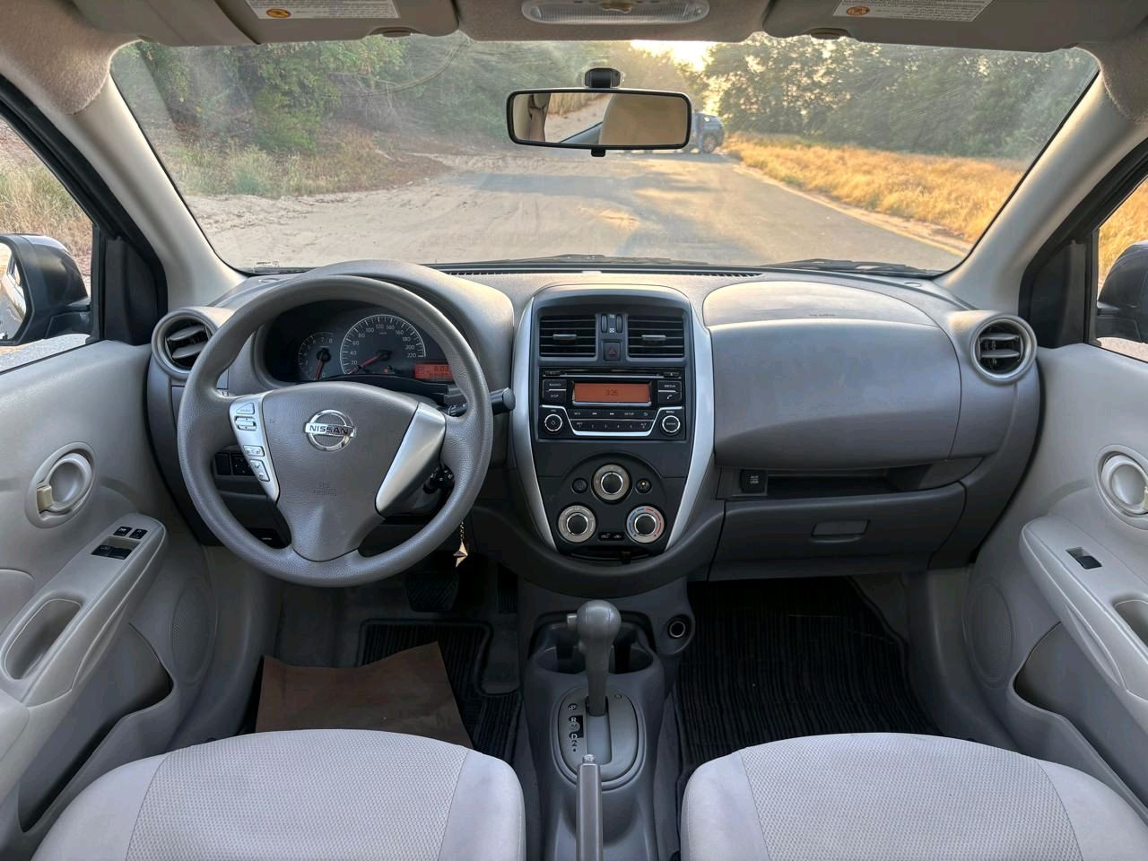 Nissan Sunny - Image 12