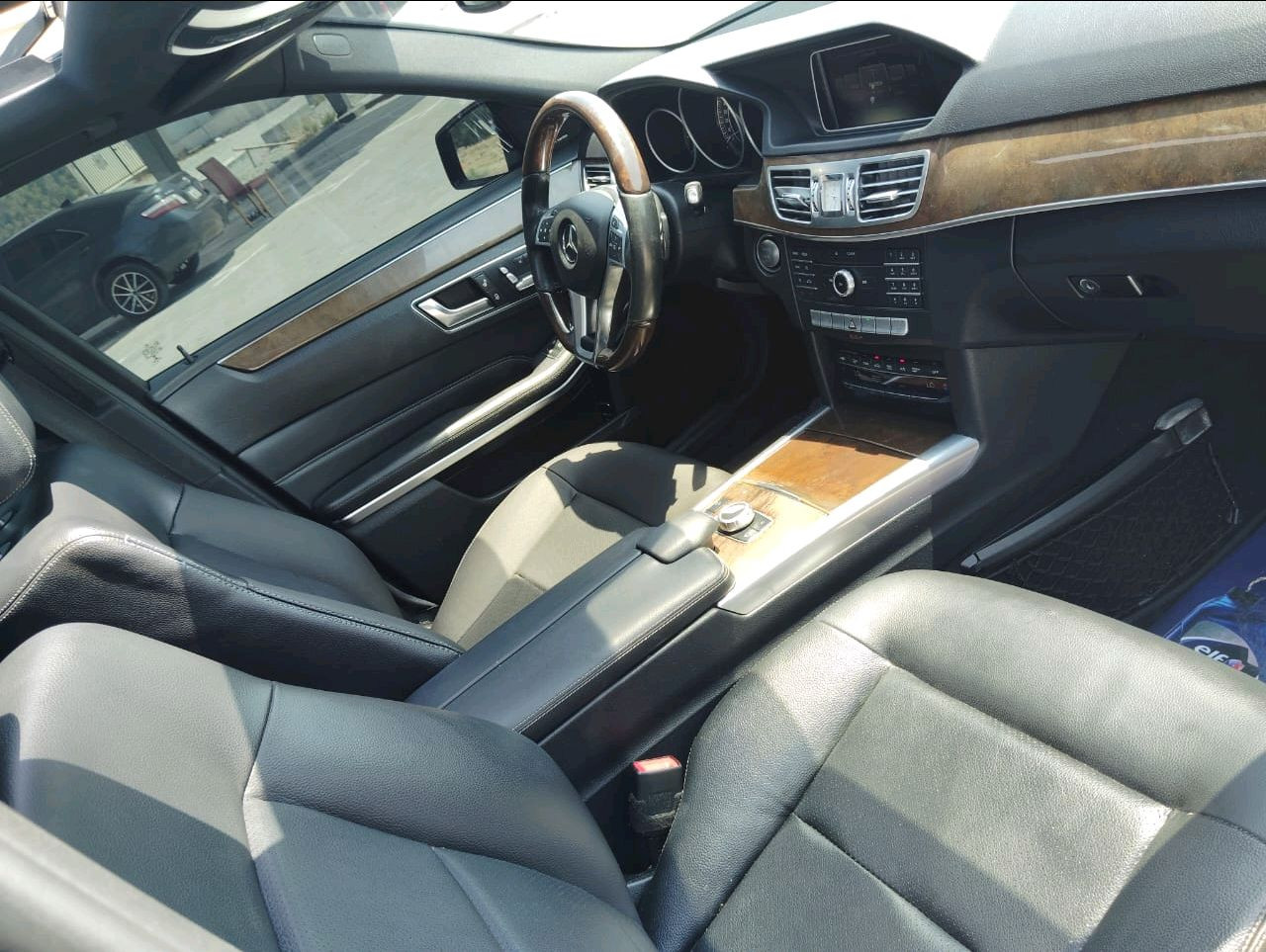Mercedes Benz E-Class - Image 9
