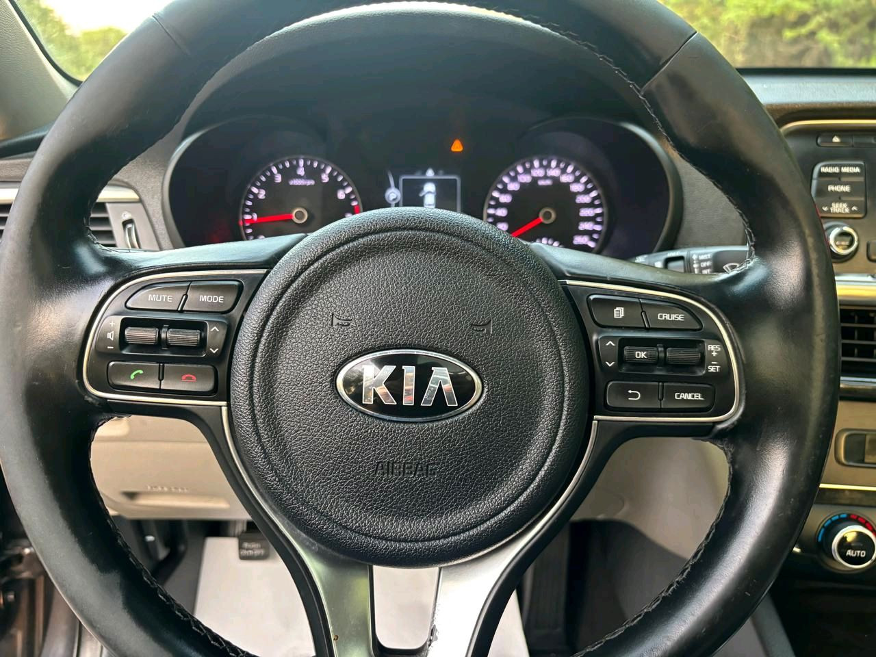 KIA Optima - Image 17