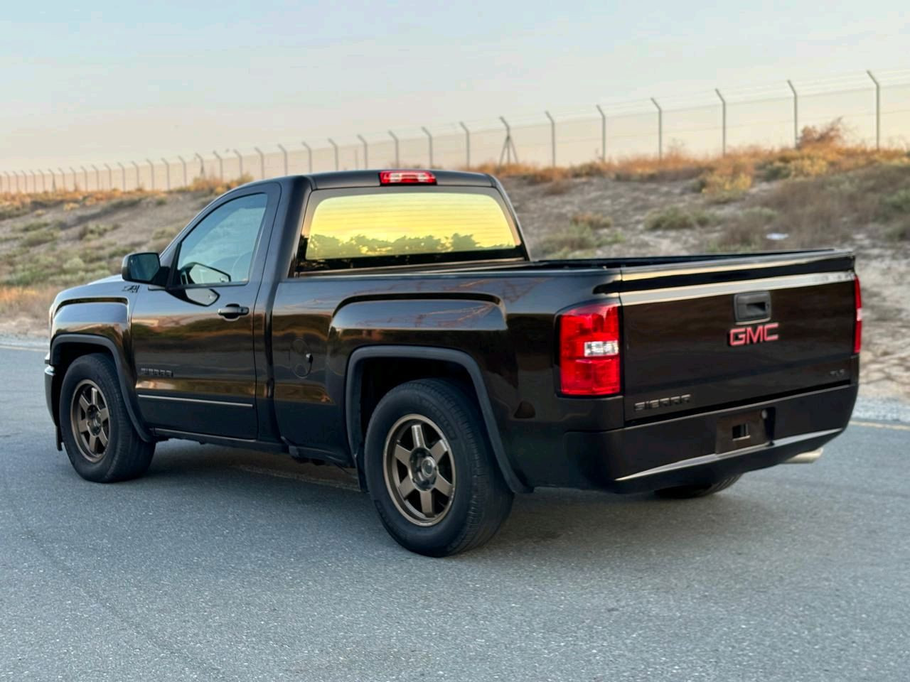 GMC Sierra - Image 8