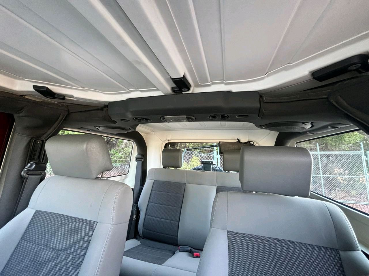 Jeep Wrangler - Image 11