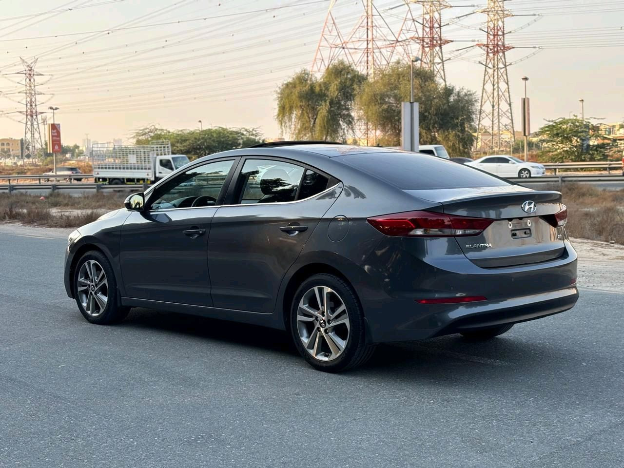 Hyundai Elantra - Image 6