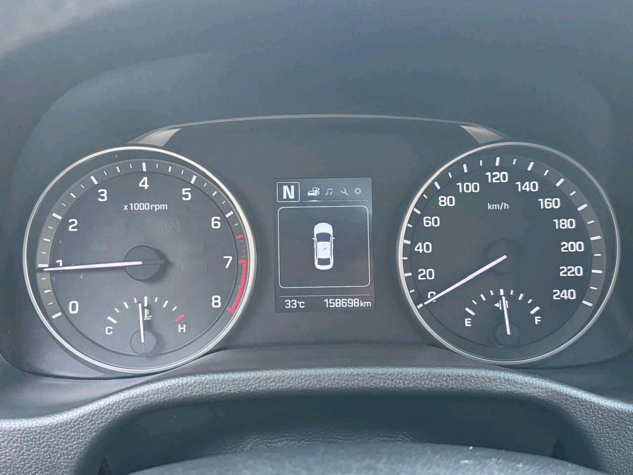Hyundai Elantra - Image 18