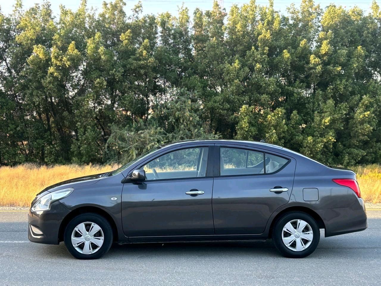 Nissan Sunny - Image 7