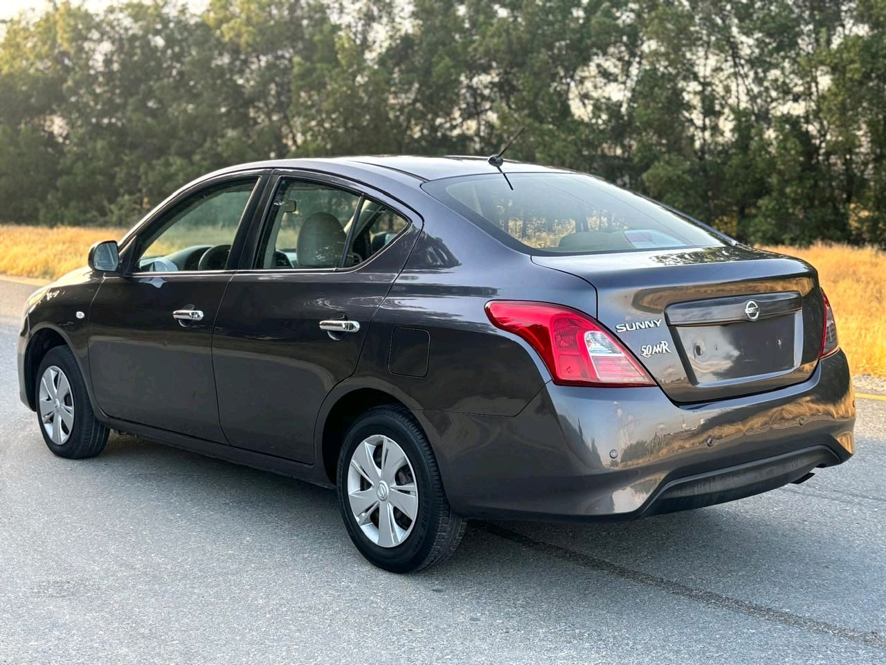 Nissan Sunny - Image 8