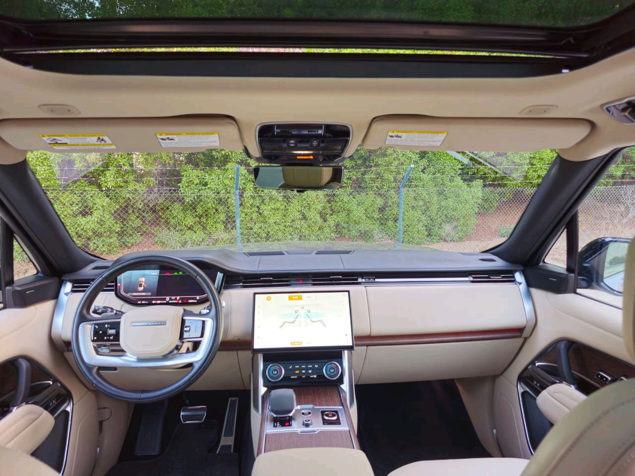 Land Rover LR4 - Image 13