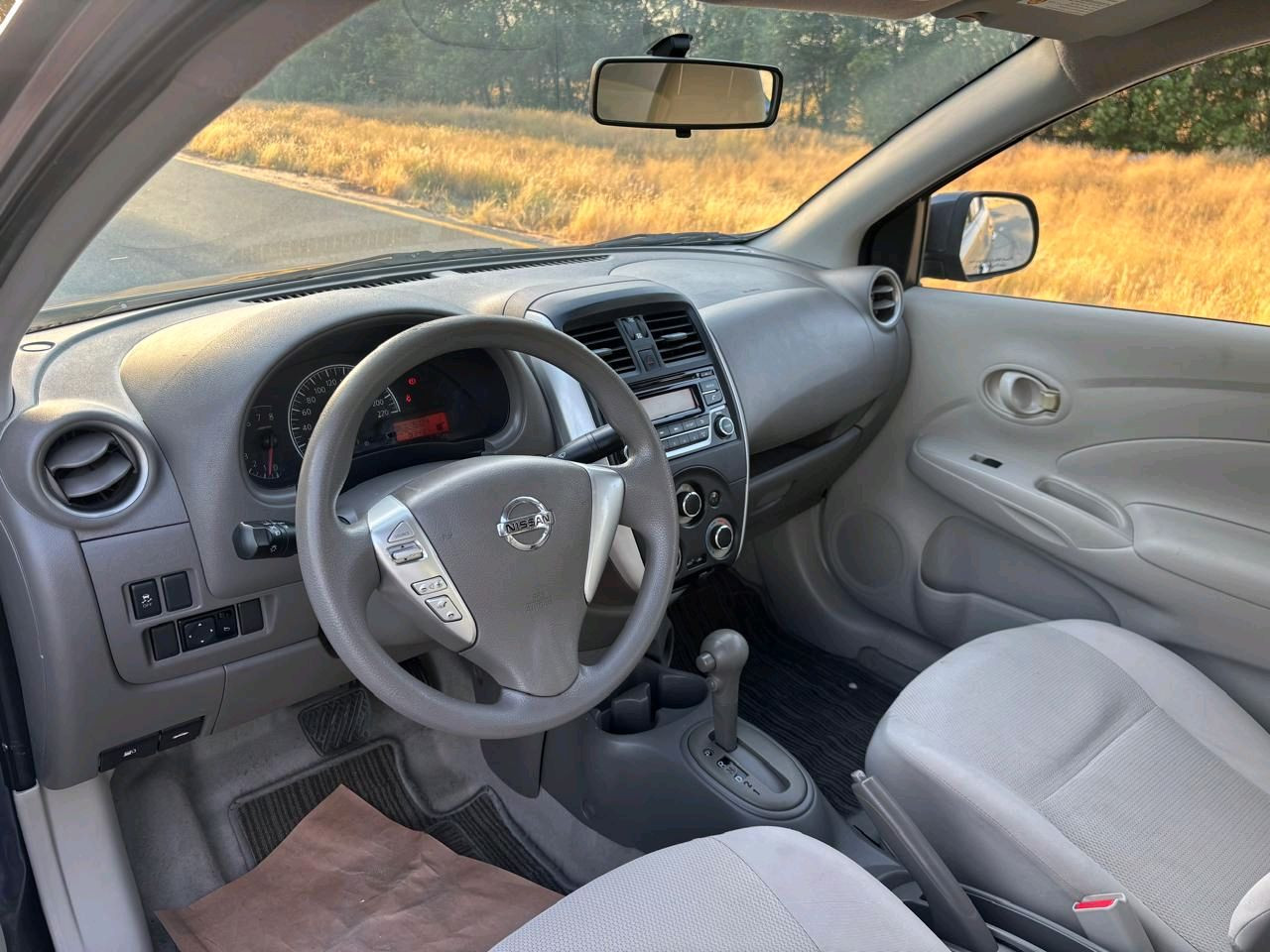 Nissan Sunny - Image 15