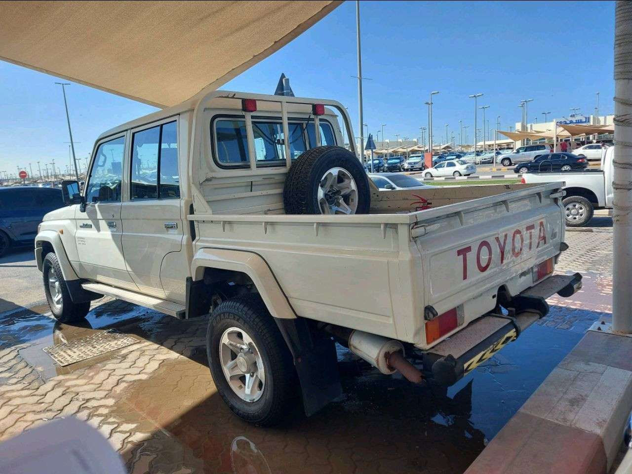 Toyota Land Cruiser 76 series - Image 2