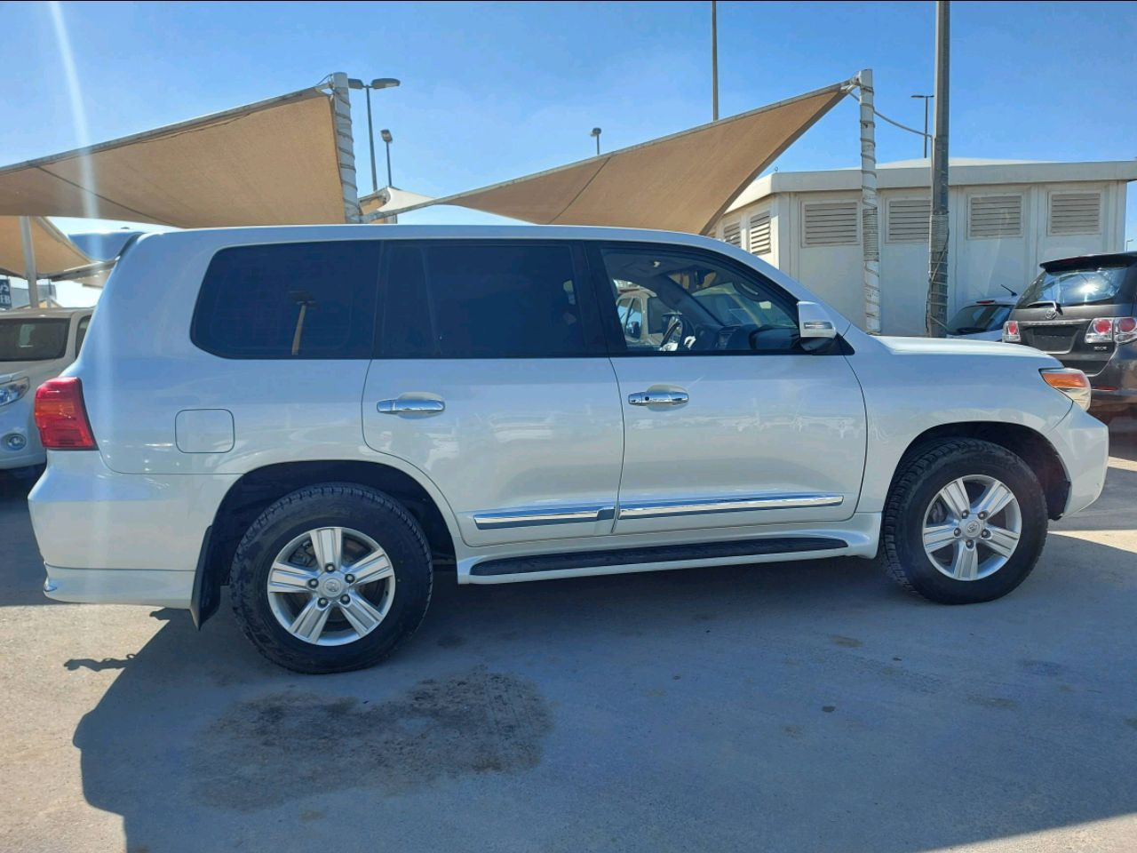 Toyota Land Cruiser - Image 2