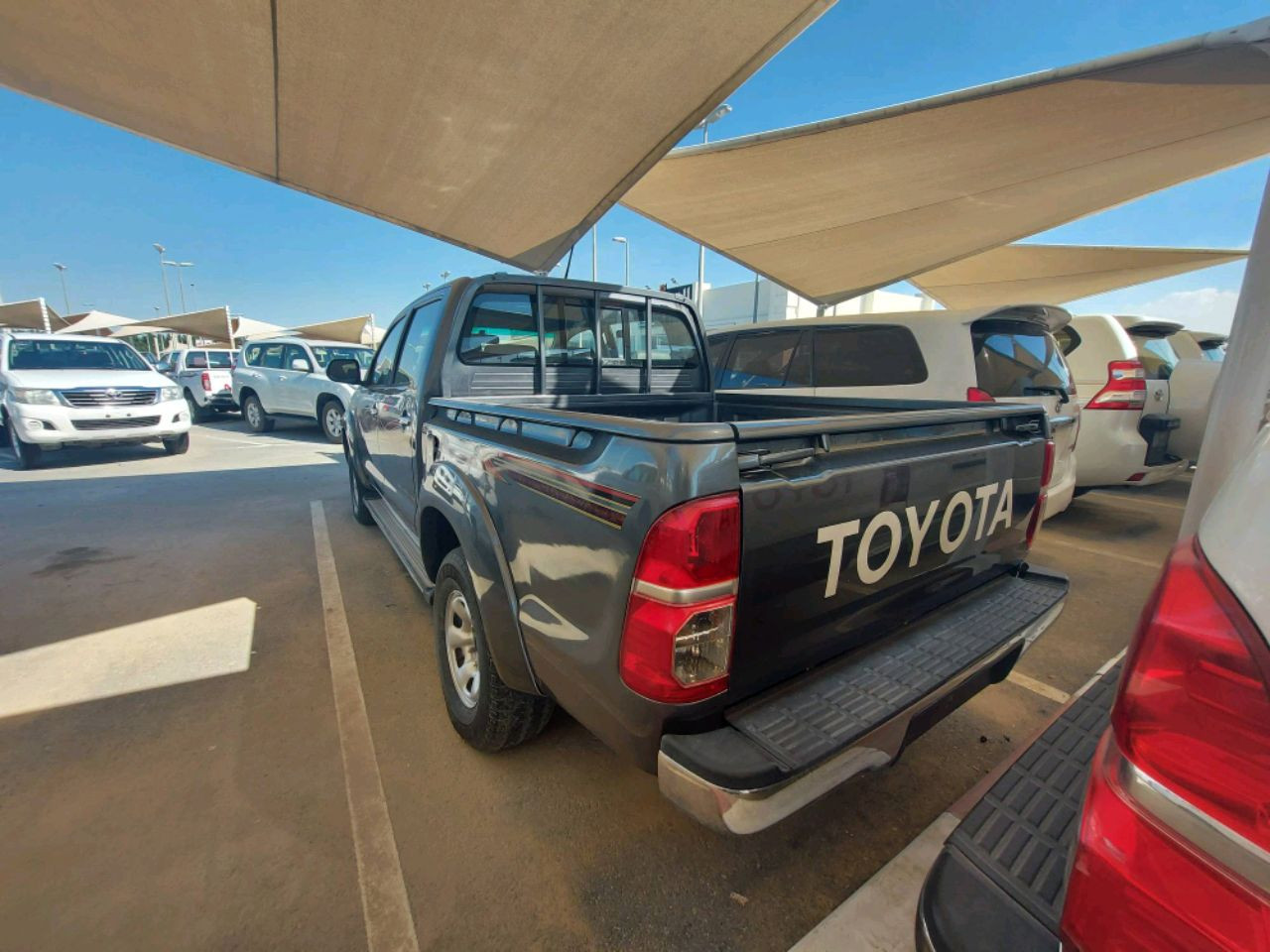 Toyota Hilux - Image 4