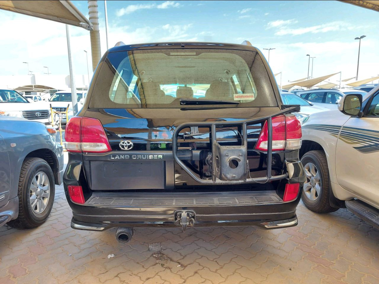 Toyota Land Cruiser - Image 5