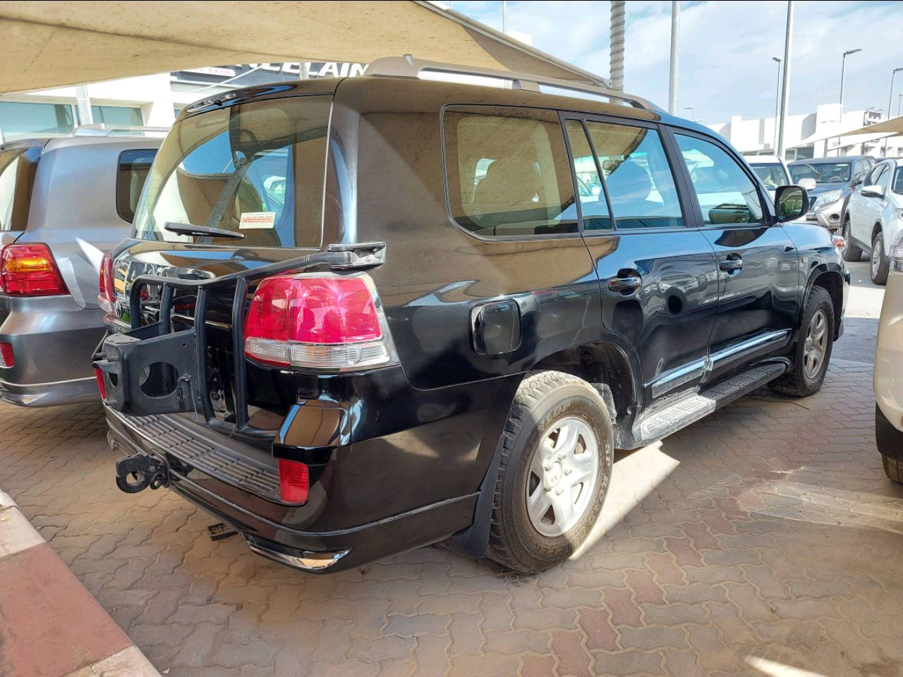 Toyota Land Cruiser - Image 3