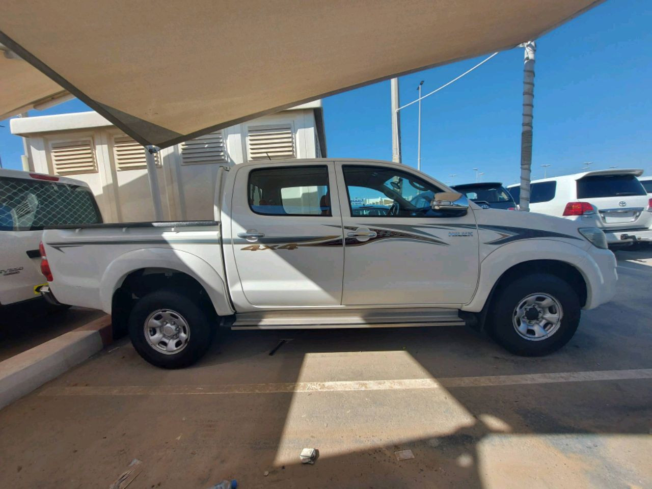 Toyota Hilux - Image 2