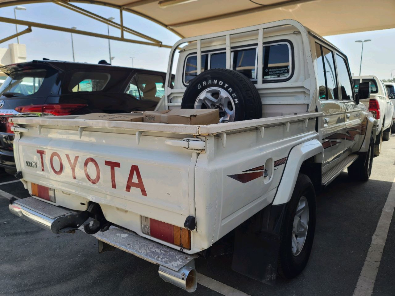 Toyota Land Cruiser - Image 12
