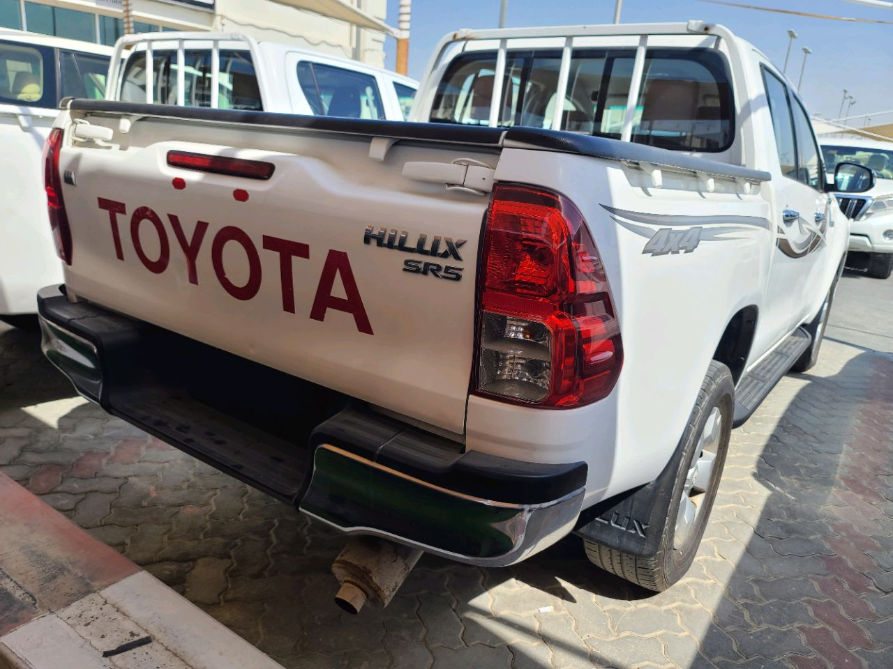 Toyota Hilux - Image 7
