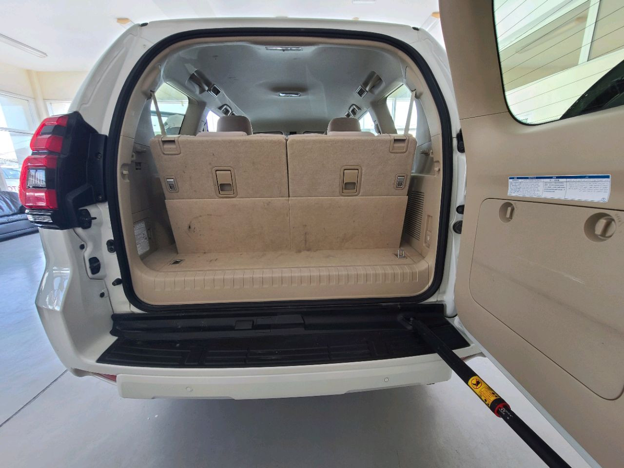 Toyota Prado - Image 8
