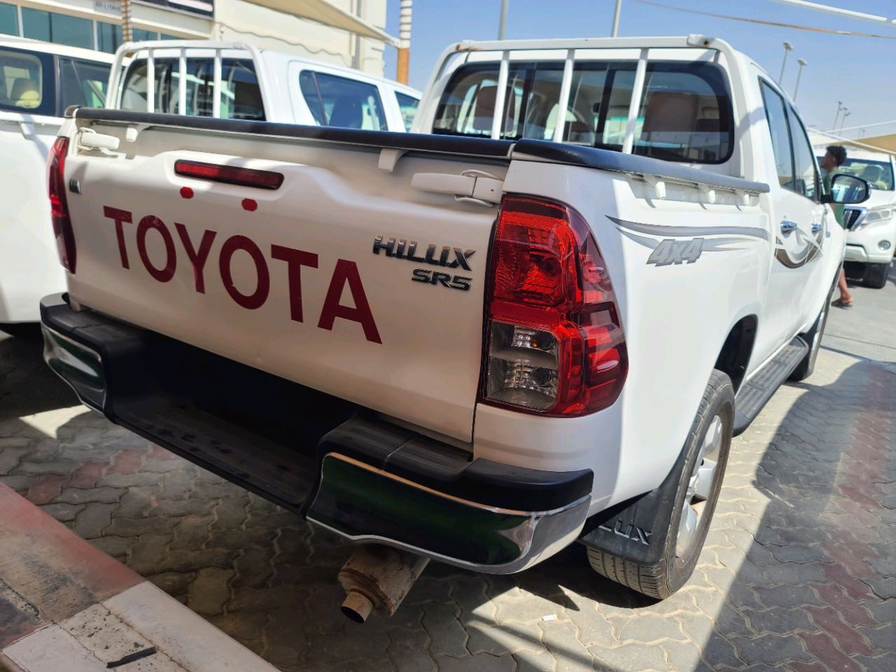Toyota Hilux - Image 8