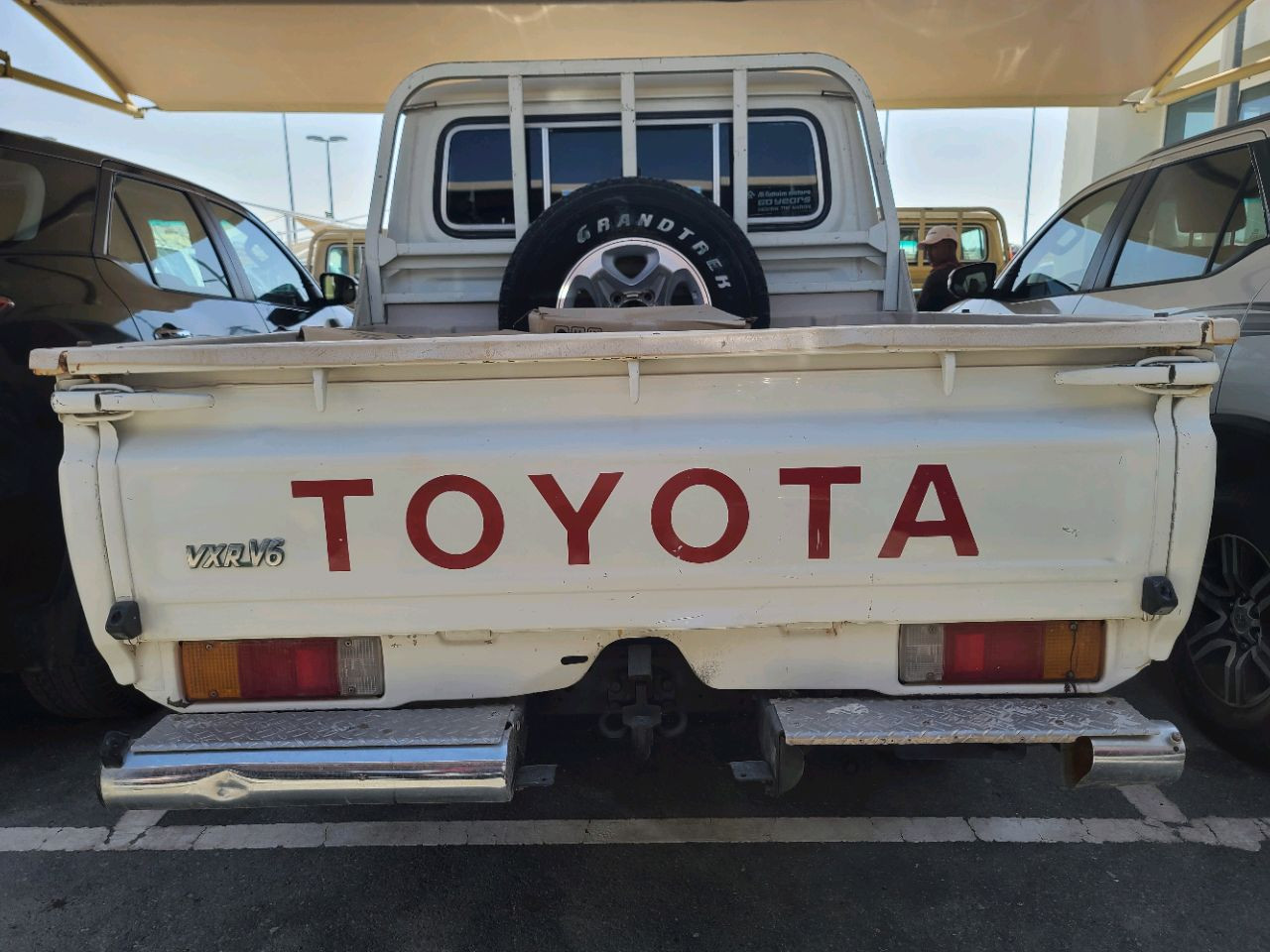 Toyota Land Cruiser - Image 6