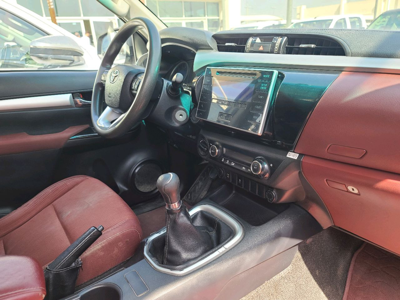 Toyota Hilux - Image 10