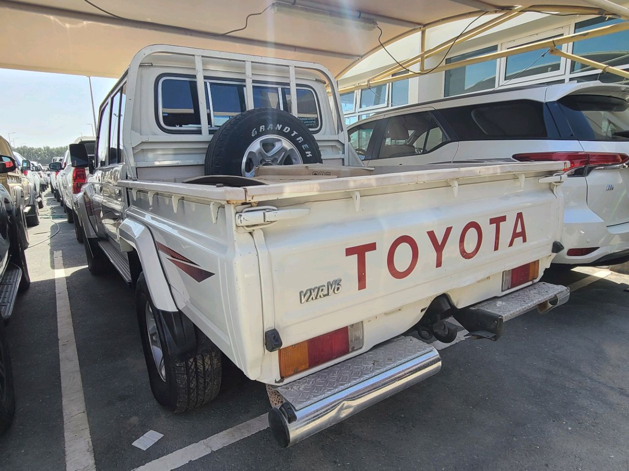 Toyota Land Cruiser - Image 13