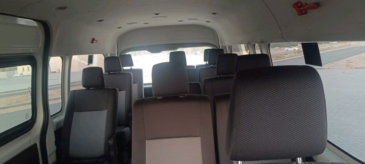 Toyota Hiace - Image 8