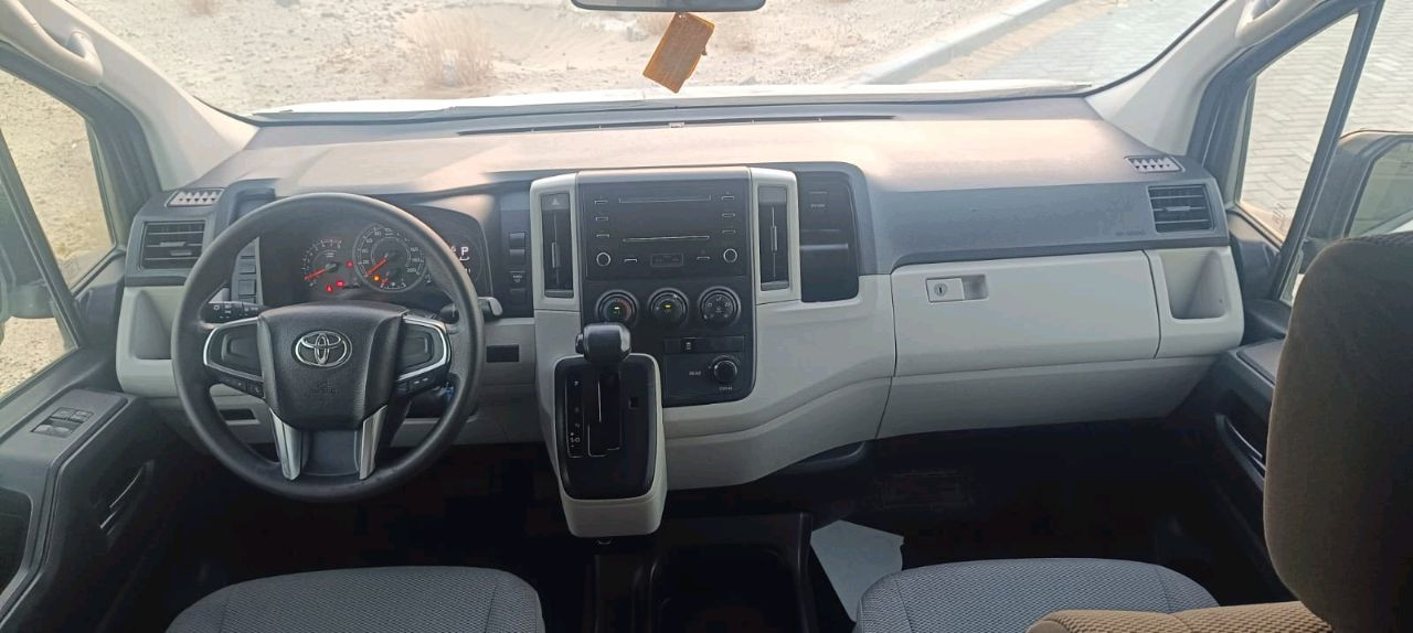 Toyota Hiace - Image 4