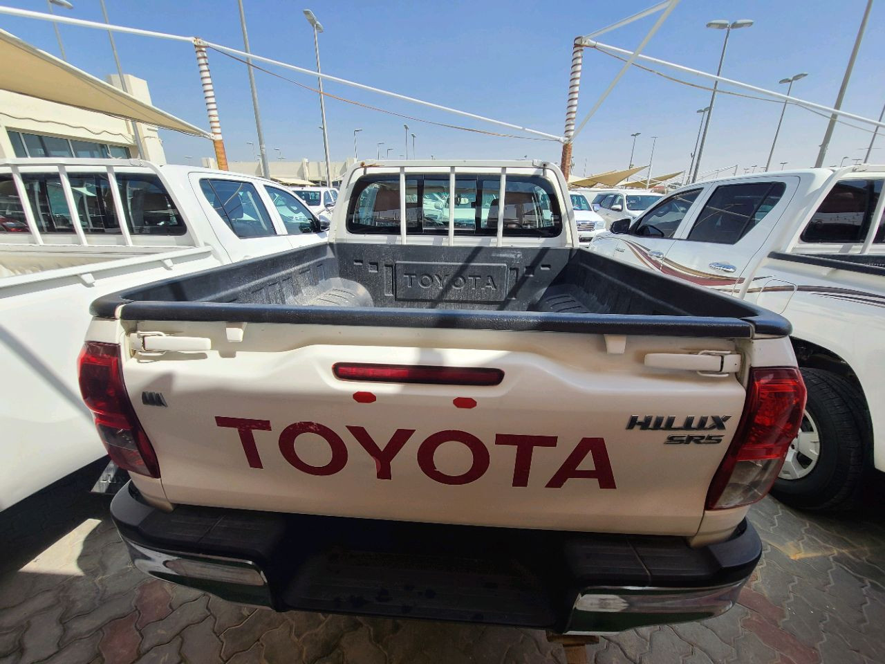 Toyota Hilux - Image 5