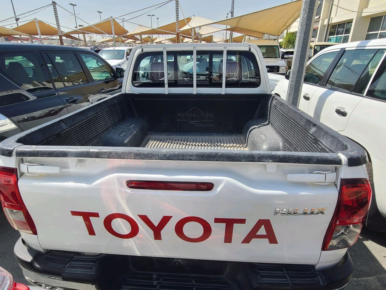 Toyota Hilux - Image 10