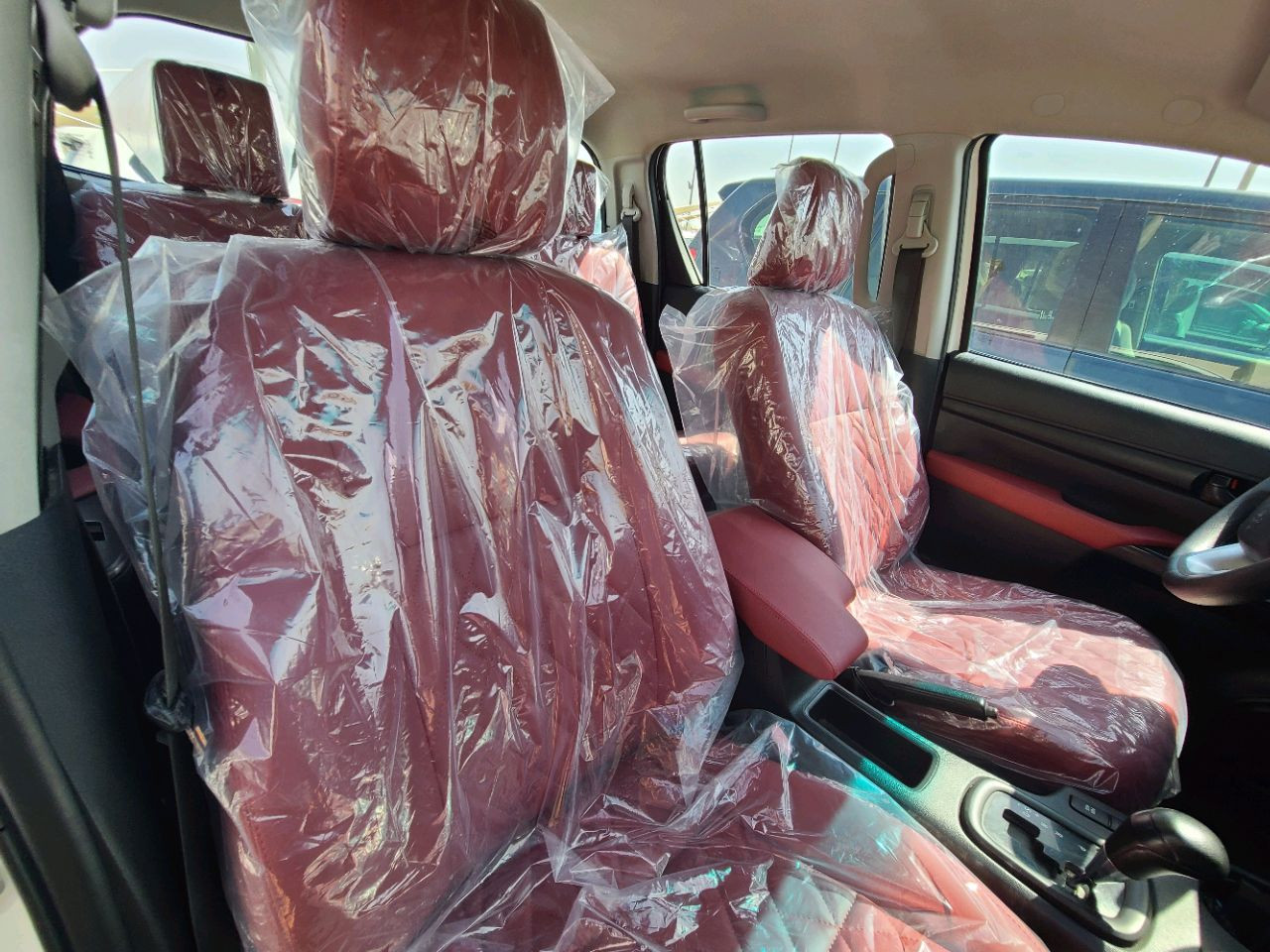 Toyota Hilux - Image 8