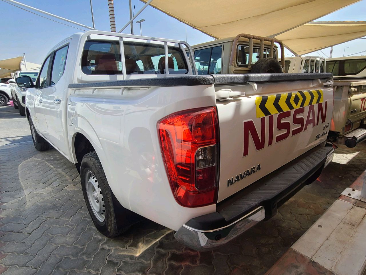 Nissan Navara - Image 10