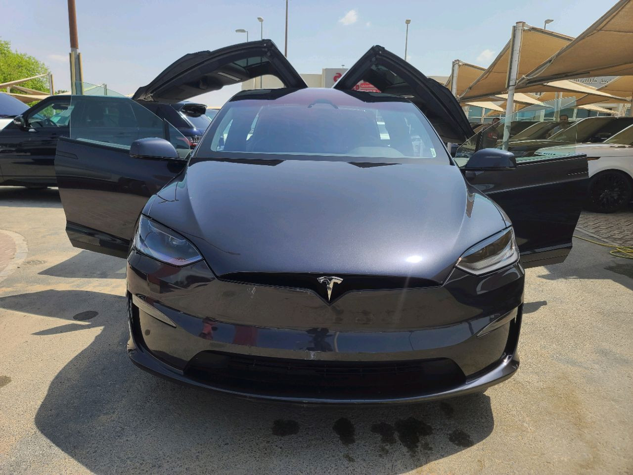 Tesla Model X - Image 11