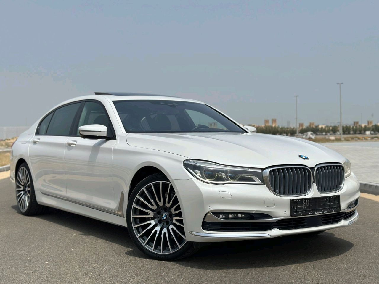 BMW 7-Series - Image 7