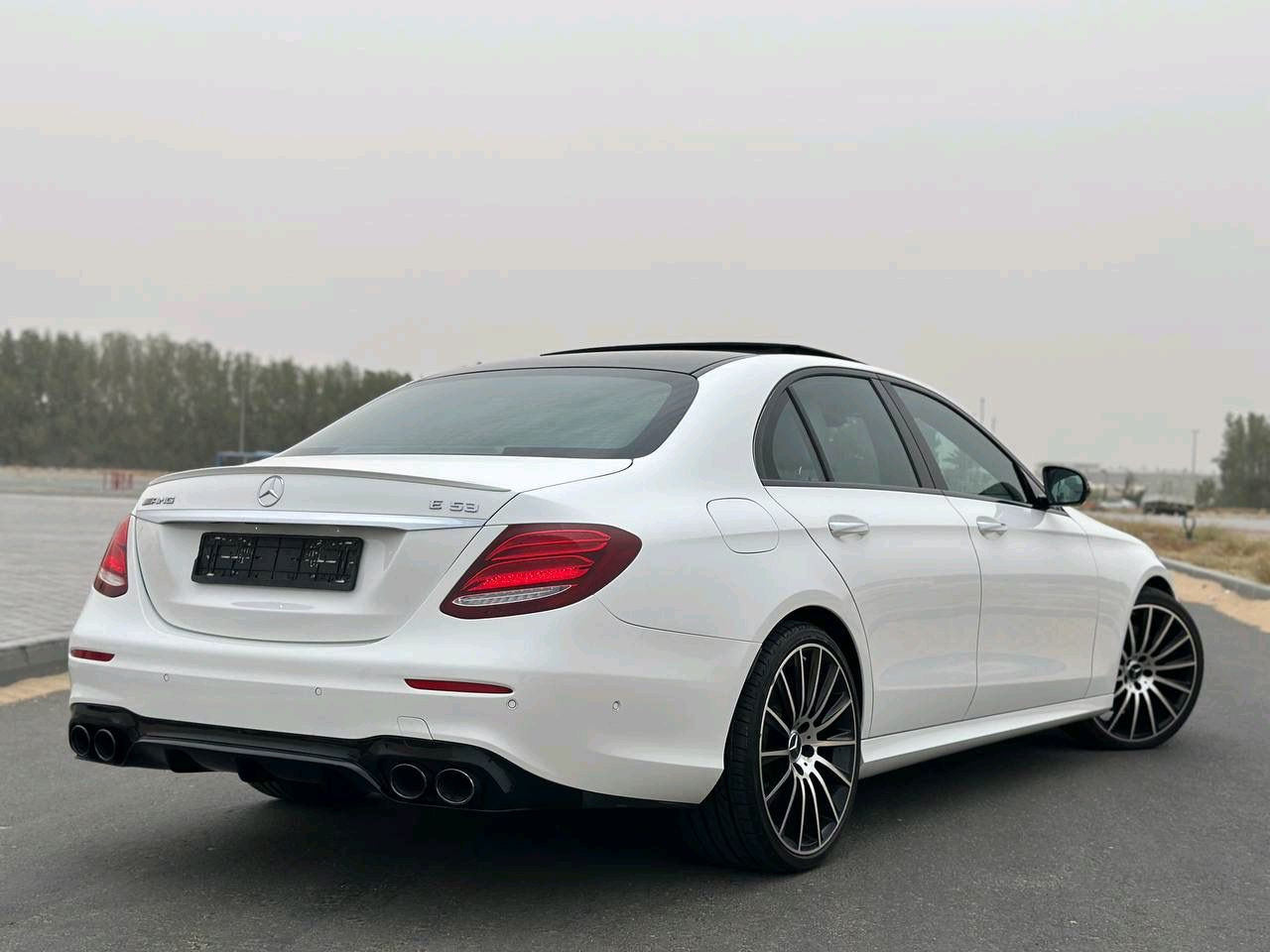 Mercedes Benz E-Class - Image 11