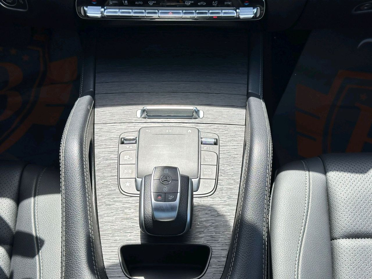 Mercedes Benz GLE SUV - Image 5