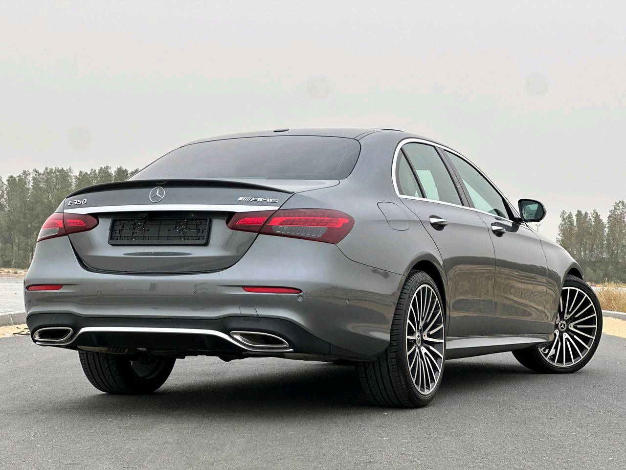 Mercedes Benz E-Class - Image 10