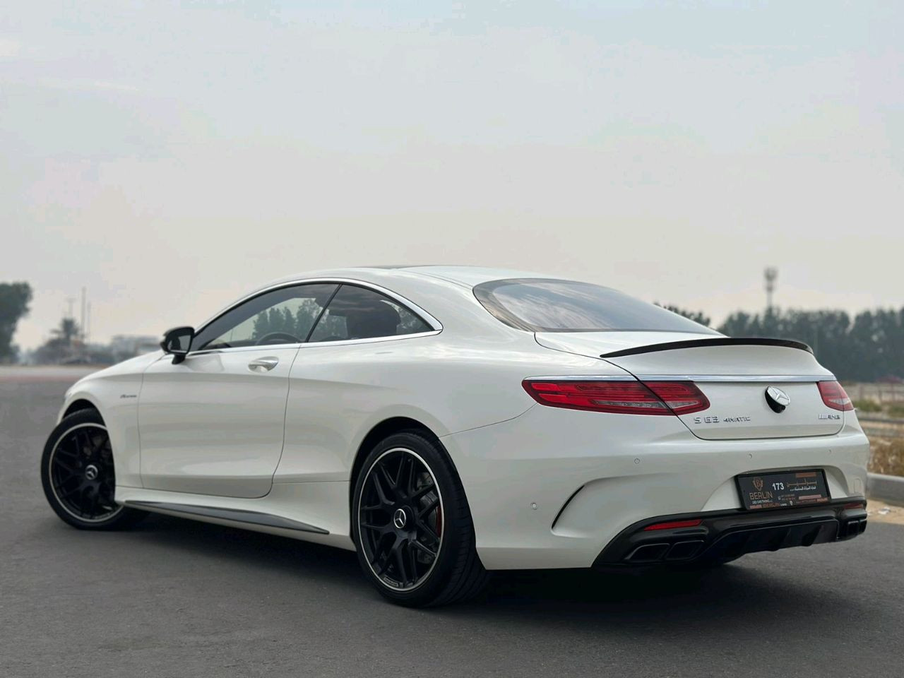 Mercedes Benz S-Class - Image 9