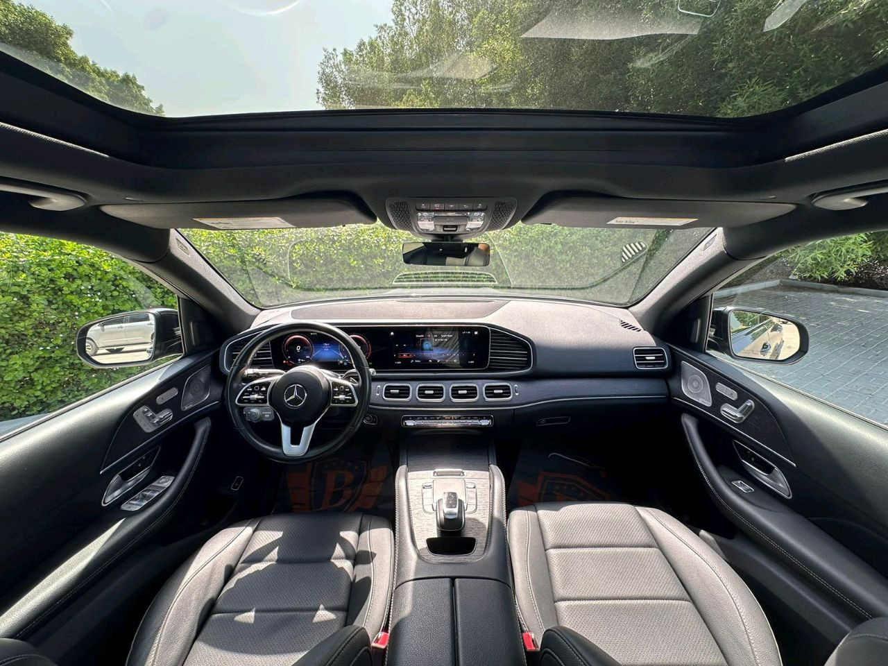 Mercedes Benz GLE SUV - Image 9