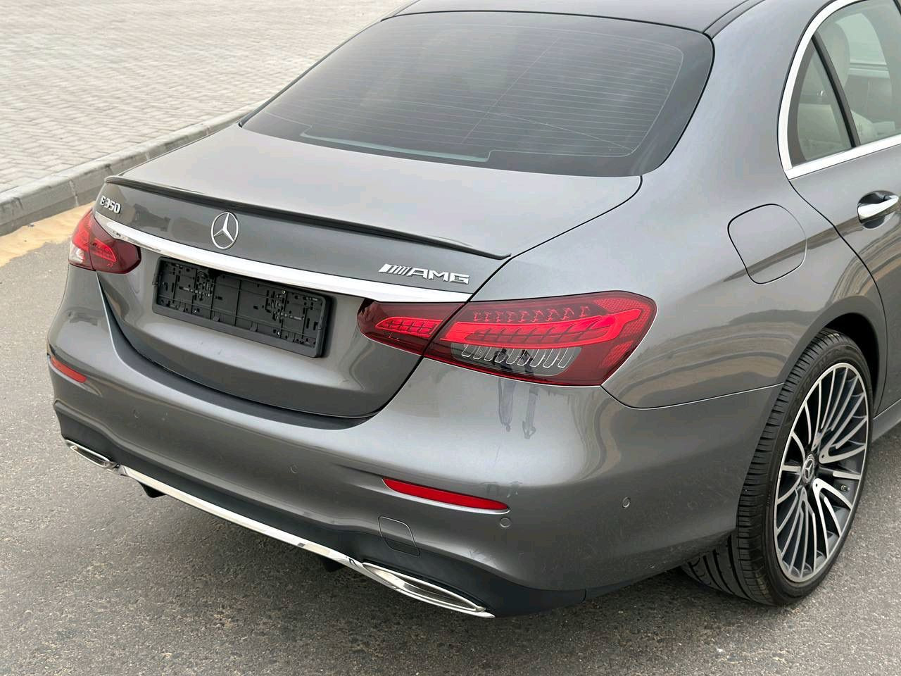 Mercedes Benz E-Class - Image 9