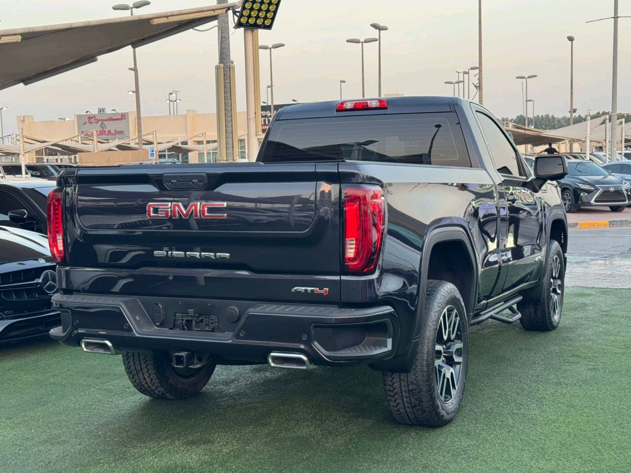 GMC Sierra - Image 2