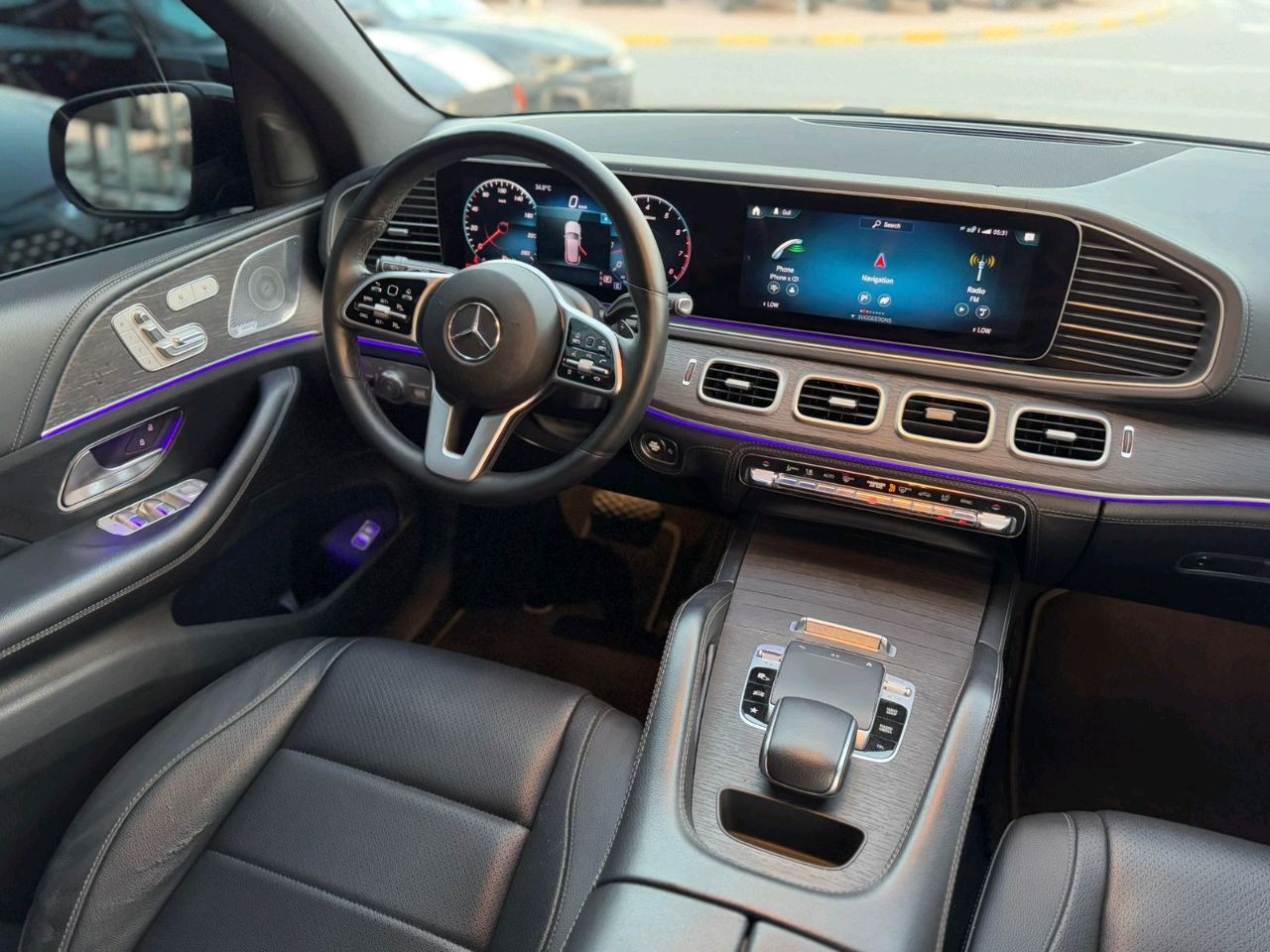 Mercedes Benz GLE SUV - Image 12