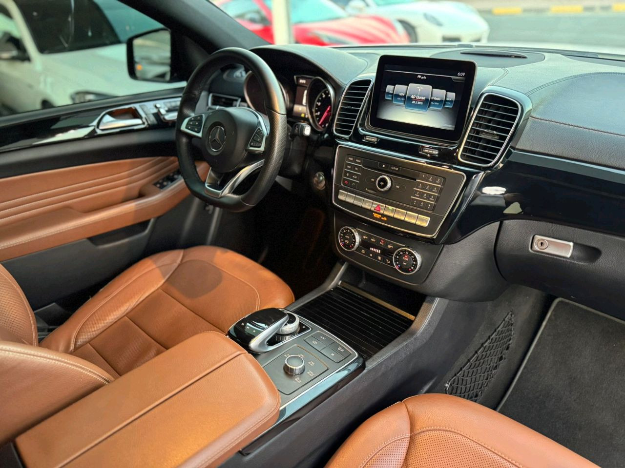 Mercedes Benz GLE SUV - Image 4