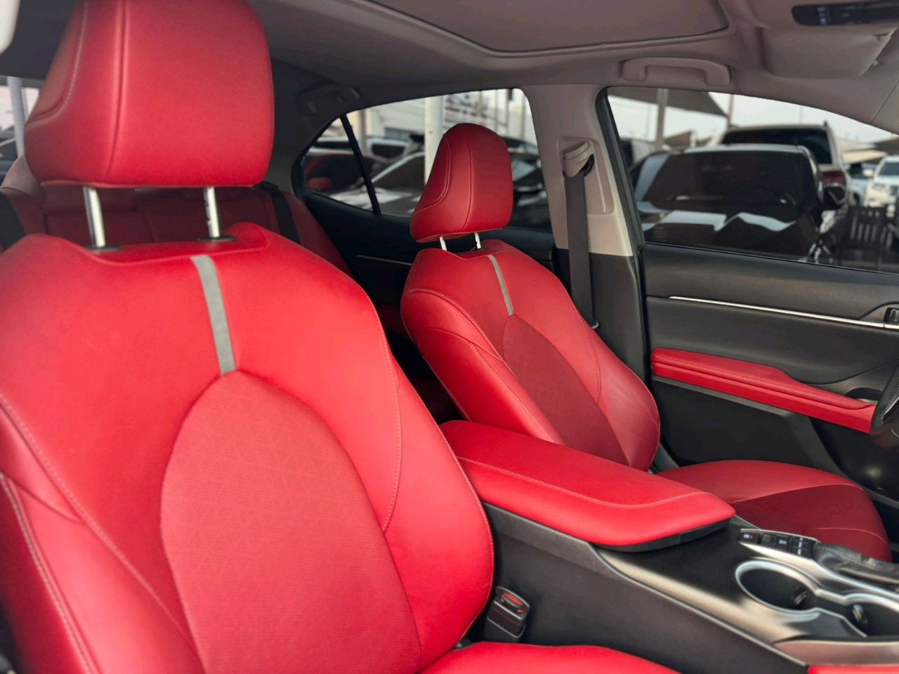 Toyota Camry - Image 11