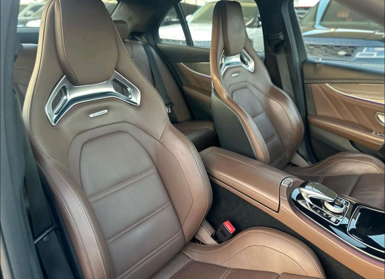 Mercedes Benz E-Class - Image 8