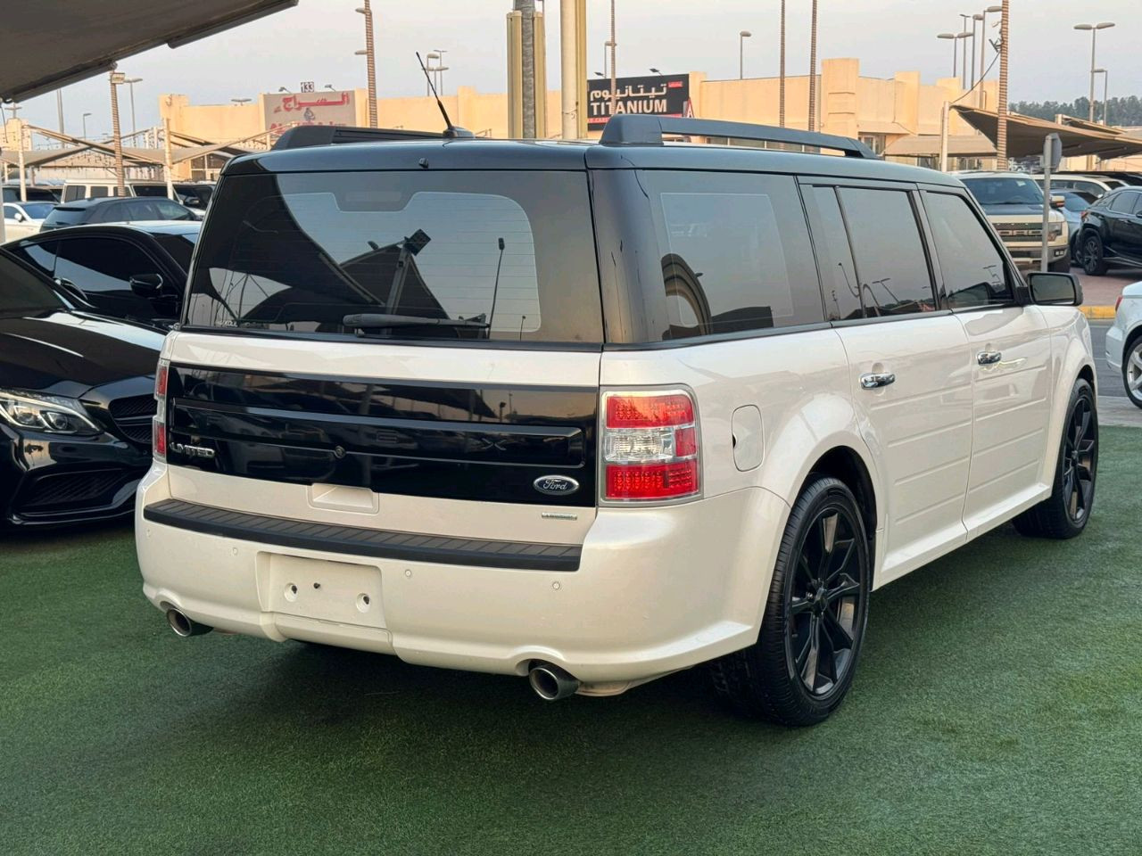 Ford Flex - Image 6